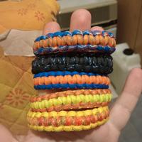 Portachiavi, braccialetti, ecc...