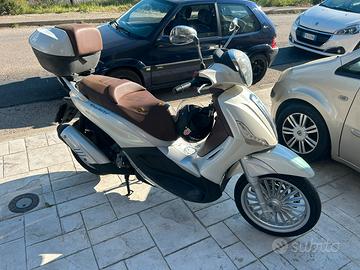 Piaggio Beverly 300 i.e