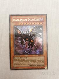 DRAGO OSCURO OCCHI ROSSI