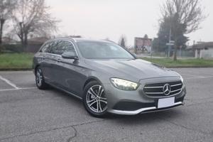 MERCEDES E200 CDI DIESEL PREMIUM FULL OPTIONAL