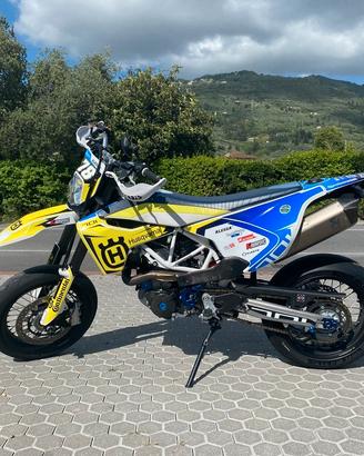 Husqvarna 701 Supermoto