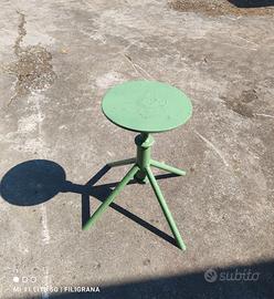 Sgabello Industriale in ferro.