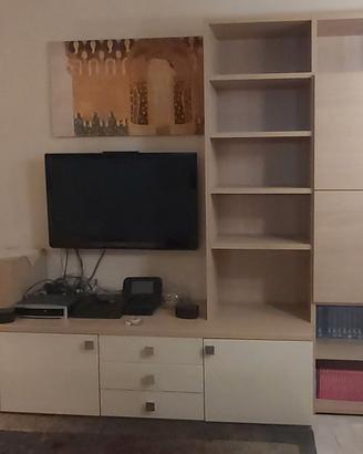 parete attrezzata e libreria