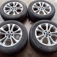 4 cerchi e gomme 17 pollici ford KUGA originali