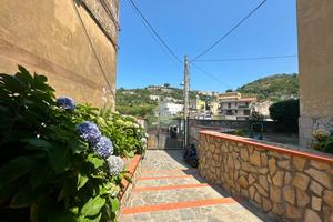 3 LOCALI A CASOLA DI NAPOLI
