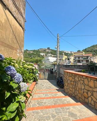 3 LOCALI A CASOLA DI NAPOLI