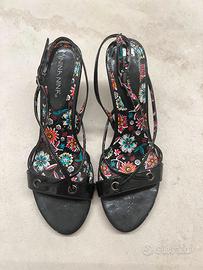 Sandali con tacco NINA NINA – Neri vernice