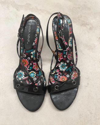 Sandali con tacco NINA NINA – Neri vernice