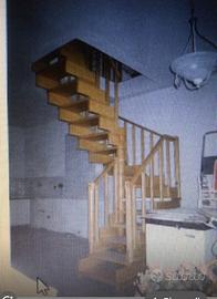 Scala interna in legno