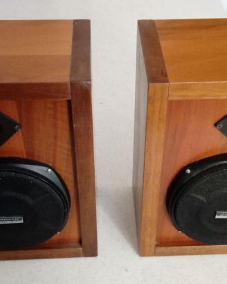Coppia di Casse Acustiche in legno Noce Italiana.