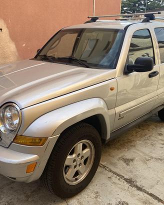 Jeep Cherokee KJ 2.8 CRD