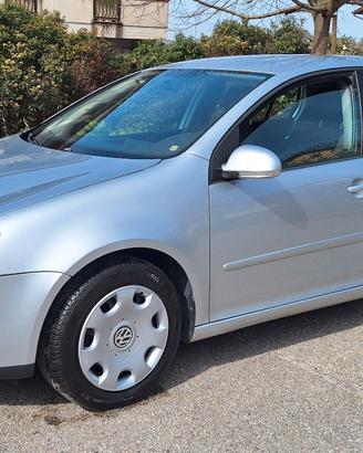 Golf V 1.6 GPL