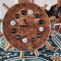 Orologio da parete artigianale. 