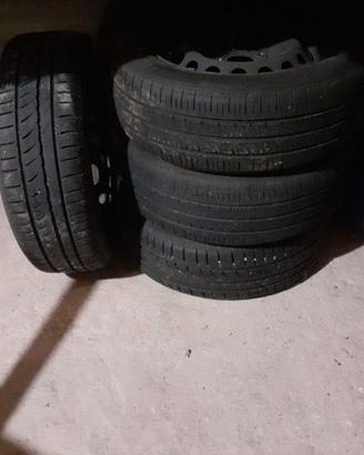N.4 gomme 185-60-14 82H.