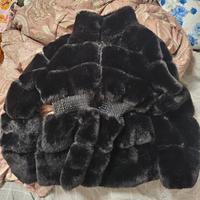 Pelliccia ECO PrimaDonna taglia S/M nera.