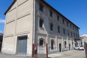 Vendita Immobile di grandi dimensioni