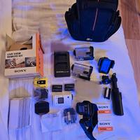 Action Cam Sony HDR - AS200V con molti accessori
