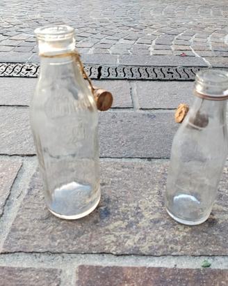 Bottiglie del latte