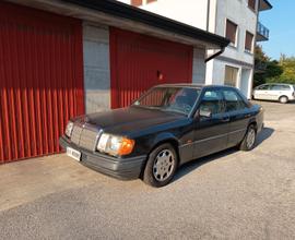 Mercedes Benz 200 E