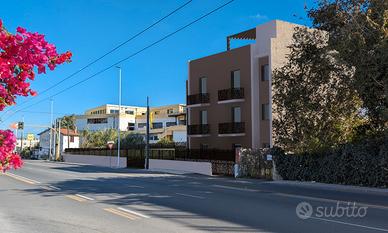 Semi-Indipendente con Giardino e Posto Auto