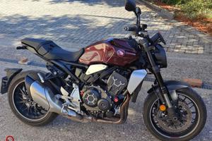 Honda CB1000R in garanzia casa madre