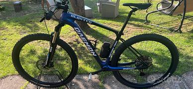 Bici mountabike muscolare