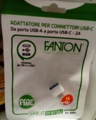 otto adattatori per connettori USB-C 