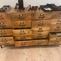 Arredamento  per negozio ottica