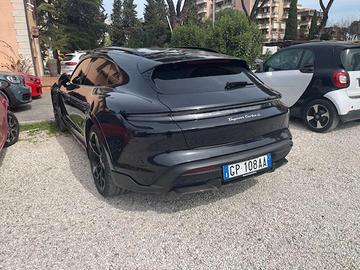 PORSCHE Taycan TURBO S CROSS