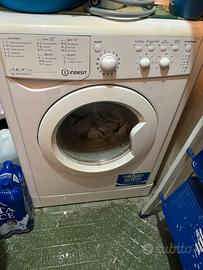 Lavatrice Indesit IWC61052 ECO IT