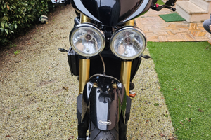 Triumph Speed Triple 1050 2006 - Zard - 69.000 km