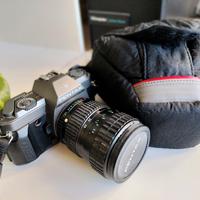 Pentax P30 con borsa e obiettivo 28-80mm