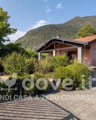 Villa di 300 m² con 3 locali e box auto a Laveno-M