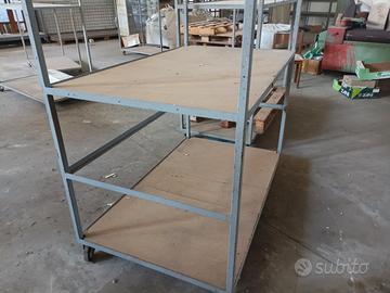 carrelli scaffalature in acciaio sulle ruote