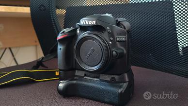 Nikon d3200 + battery grip e 3 batterie