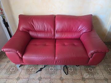 divani in pelle rossi