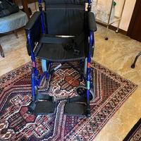 Sedia a rotelle pieghevole
