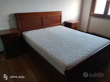 Letto matrimoniale con doghe e materasso 