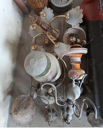 Lampadari, specchio, armadietti e varie