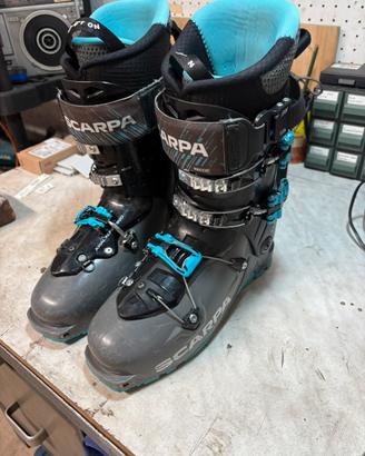 Scarponi Scarpa maestrale xt