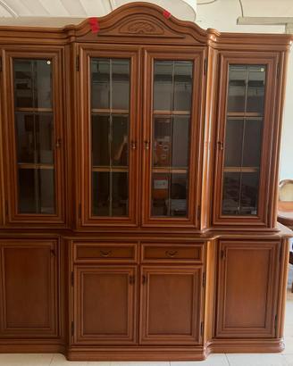 Mobili color legno antico