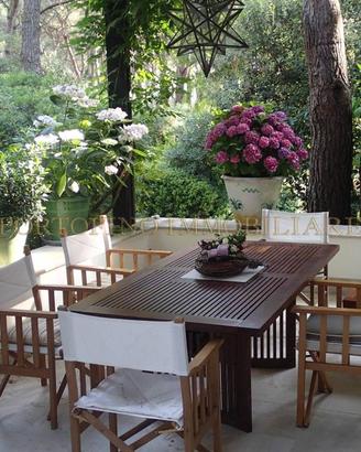 Villa di 200 m² con più di 5 locali a Castellaneta