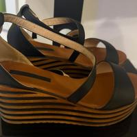 Sandali con zeppa neri