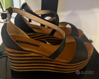 Sandali con zeppa neri