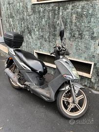 Kymco Agility 125 R16 + bauletto + parabrezza