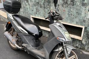Kymco Agility 125 R16 + bauletto + parabrezza
