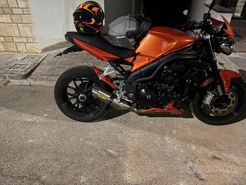 Triumph speed triple 1050
