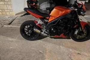 Triumph speed triple 1050