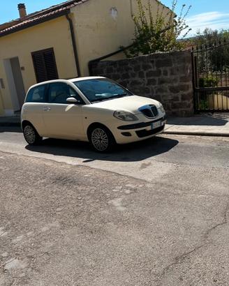 Lancia y