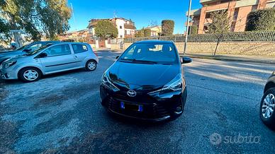 Toyota Yaris Hybrid -Ibrida
